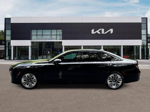 Black Sapphire Metallic 2023 BMW i7 xDrive60