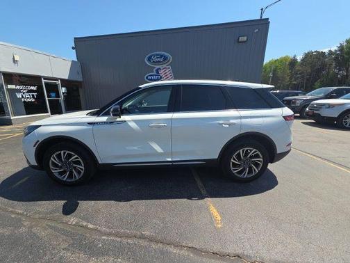 White 2023 Lincoln Corsair Standard