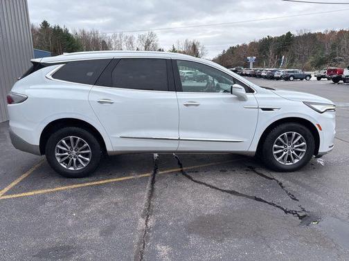 2023 Buick Enclave Essence AWD