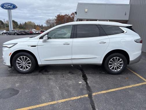 2023 Buick Enclave Essence AWD