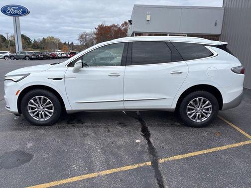 2023 Buick Enclave Essence AWD