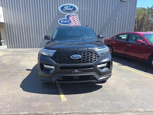 Black 2022 Ford Explorer ST-Line