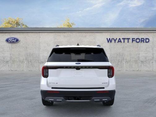 Star White Metallic Tri-Coat 2026 Ford Explorer Active