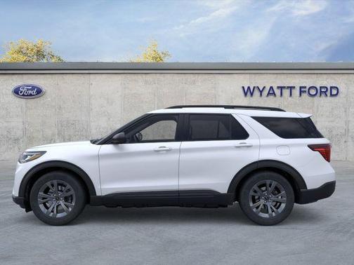 Star White Metallic Tri-Coat 2026 Ford Explorer Active