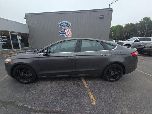 Magnetic 2016 Ford Fusion SE