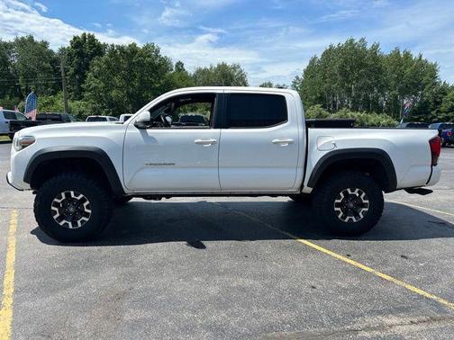 Super White 2019 Toyota Tacoma TRD Off Road
