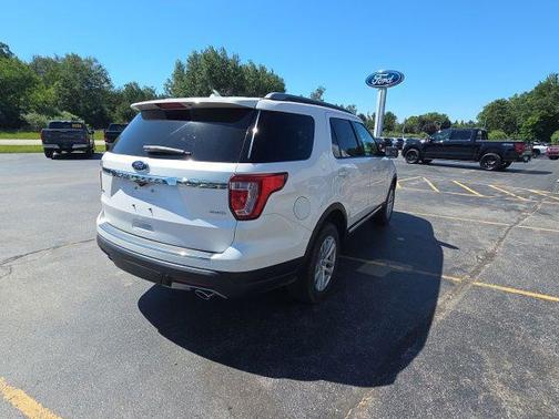 White 2018 Ford Explorer XLT