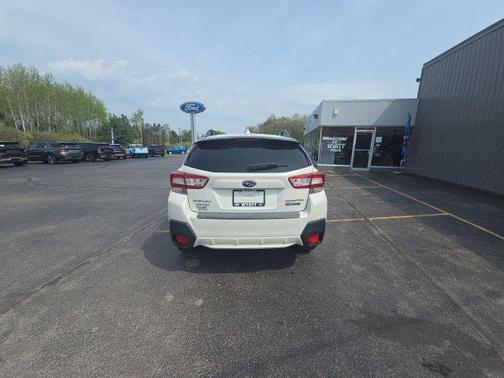 Crystal White Pearl 2018 Subaru Crosstrek 2.0i Limited