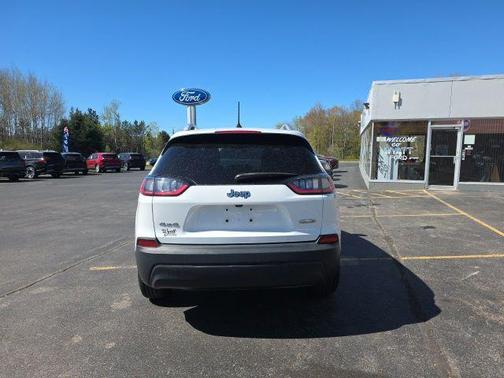 Bright White Clearcoat 2019 Jeep Cherokee Latitude Plus