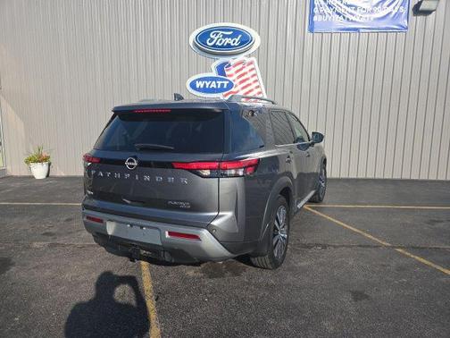 2022 Nissan Pathfinder Platinum 4WD