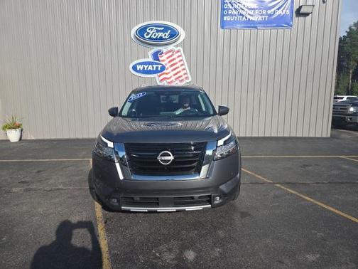 2022 Nissan Pathfinder Platinum 4WD