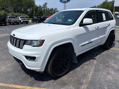 Bright White Clearcoat 2019 Jeep Grand Cherokee Altitude