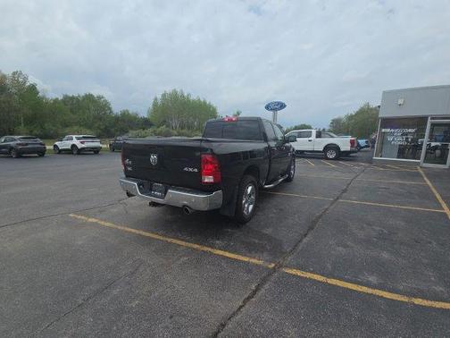 Brilliant Black Crystal Pearlcoat 2018 RAM 1500 Big Horn