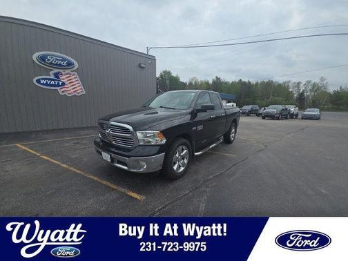 Brilliant Black Crystal Pearlcoat 2018 RAM 1500 Big Horn