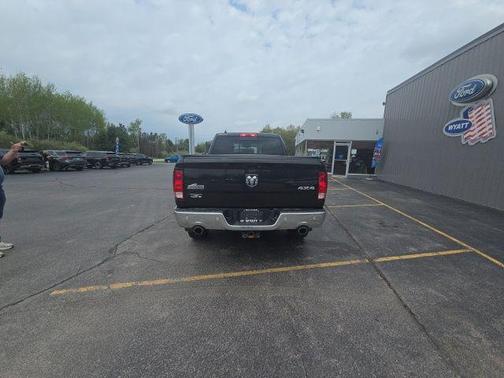 Brilliant Black Crystal Pearlcoat 2018 RAM 1500 Big Horn