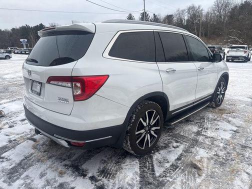 2022 Honda Pilot Touring 8-Passenger