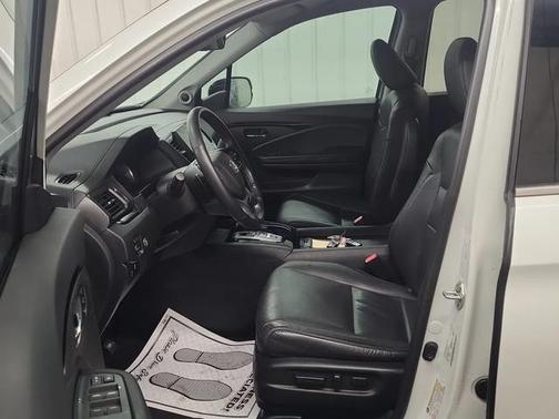 2022 Honda Pilot Touring 8-Passenger