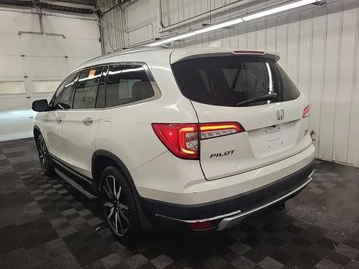 2022 Honda Pilot Touring 8-Passenger