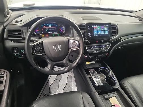 2022 Honda Pilot Touring 8-Passenger