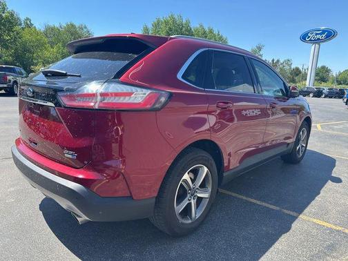 Ruby Red Metallic 2019 Ford Edge SEL