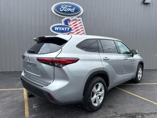 2021 Toyota Highlander LE