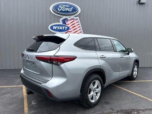 2021 Toyota Highlander LE