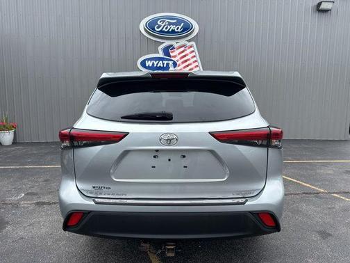 2021 Toyota Highlander LE