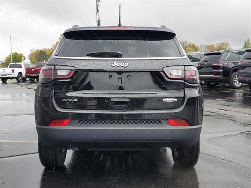 2023 Jeep Compass Latitude Lux