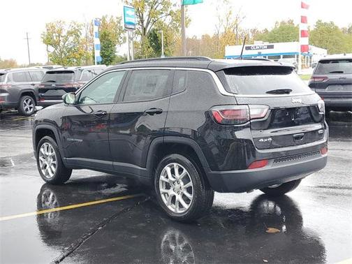 2023 Jeep Compass Latitude Lux