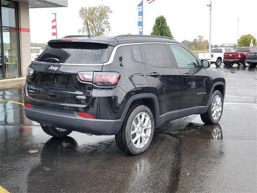 2023 Jeep Compass Latitude Lux