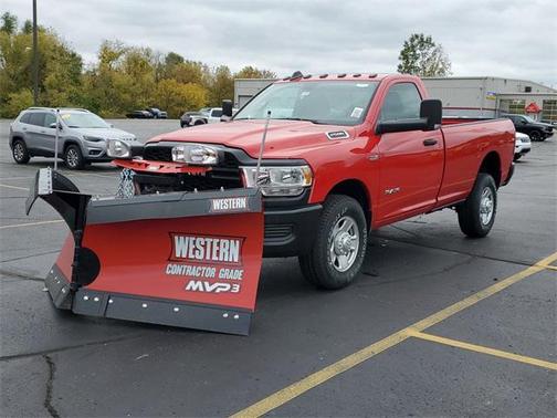 2022 RAM 2500 Tradesman Regular Cab 4x4 8' Box