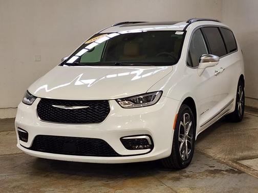 2022 Chrysler Pacifica L