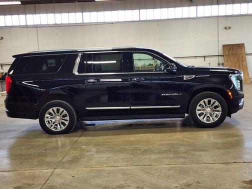 Onyx Black 2025 GMC Yukon XL Denali