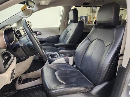 2018 Chrysler Pacifica Touring-L