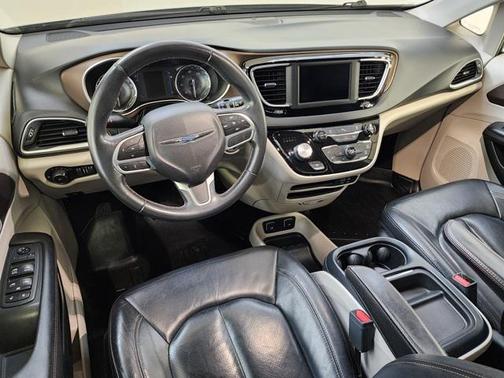 2018 Chrysler Pacifica Touring-L
