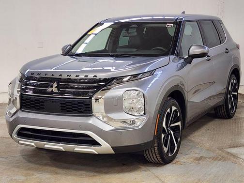 Mercury Gray Metallic 2022 Mitsubishi Outlander SE