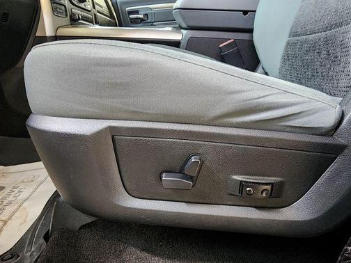 Delmonico Red Pearlcoat 2018 RAM 1500 Big Horn