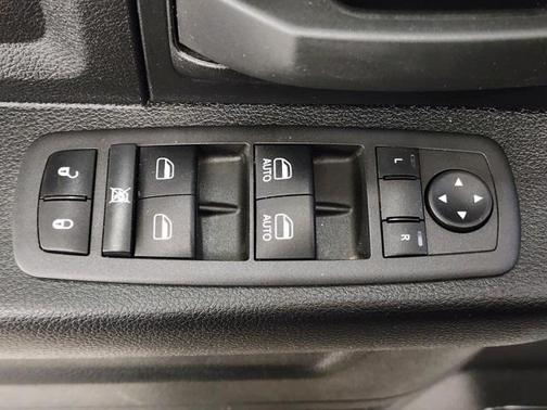 2022 RAM 2500 Tradesman Crew Cab 4x4 8' Box