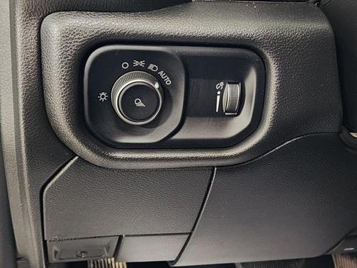 2022 RAM 2500 Tradesman Crew Cab 4x4 8' Box