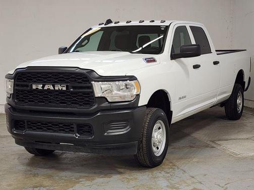 2022 RAM 2500 Tradesman Crew Cab 4x4 8' Box
