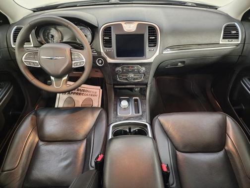 2023 Chrysler 300 Touring
