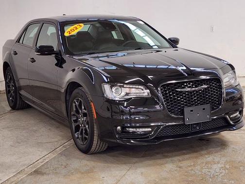 2023 Chrysler 300 Touring