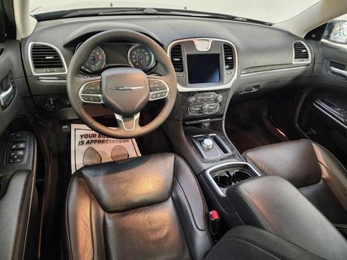 2023 Chrysler 300 Touring