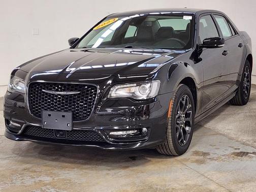 2023 Chrysler 300 Touring