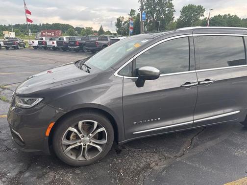 2022 Chrysler Pacifica L