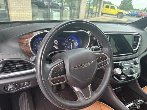 2022 Chrysler Pacifica L