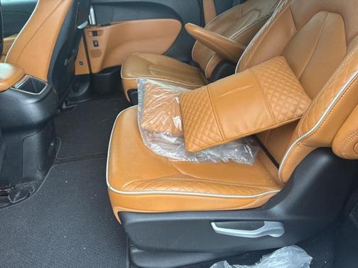 2022 Chrysler Pacifica L