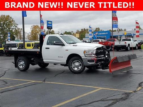 2022 RAM 2500 Tradesman Regular Cab 4x4 8' Box