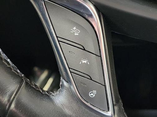 Crystal White Tricoat 2021 Cadillac XT5 Luxury