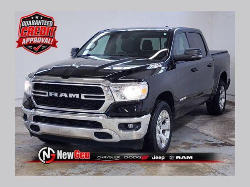 Diamond Black Crystal Pearlcoat 2023 RAM 1500 Big Horn/Lone Star